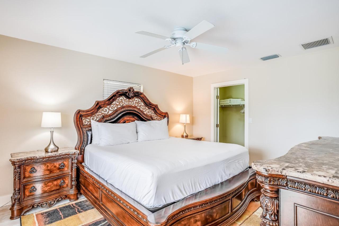 Menorca Court Villa Marco Island Exterior photo